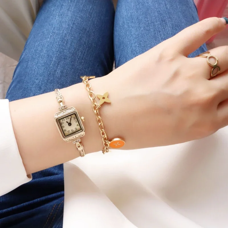 Jam tangan gelang kotak wanita - Luxury Watch Vintage ulasan dan harga